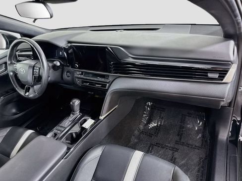 Used 2025 Toyota Camry SE FWD image 27