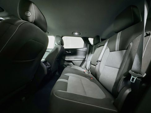 Used 2025 Chevrolet Blazer LT FWD image 28