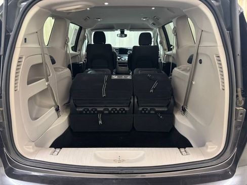 Used 2017 Chrysler Pacifica Touring image 33