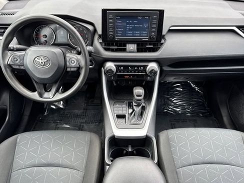 Certified 2022 Toyota RAV4 XLE image 17