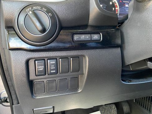 Used 2021 Nissan Titan SV w/ SV Convenience Package RWD image 54