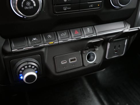 Used 2022 Chevrolet Silverado 1500 Custom AWD/4WD image 30