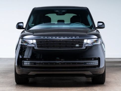 Used 2024 Land Rover Range Rover SE AWD/4WD image 2