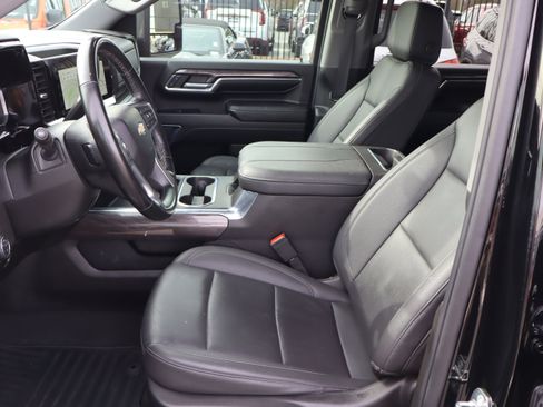 Certified 2024 Chevrolet Silverado 2500 LTZ w/ LTZ Premium Package image 18