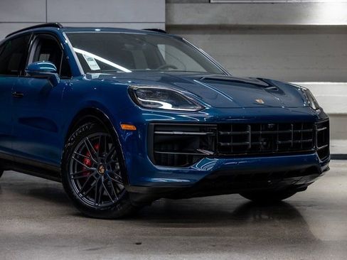 New 2026 Porsche Cayenne GTS image 13