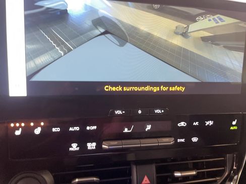 Used 2023 Toyota bZ4X AWD image 13