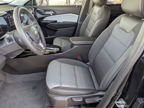 New 2026 Chevrolet Trax LT w/ Driver Confidence Package image 10