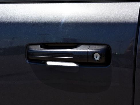 Used 2022 RAM 1500 Big Horn AWD/4WD image 14
