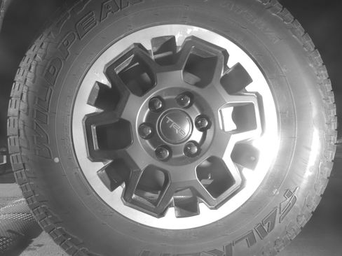 Used 2025 Toyota 4Runner TRD Off-Road image 12