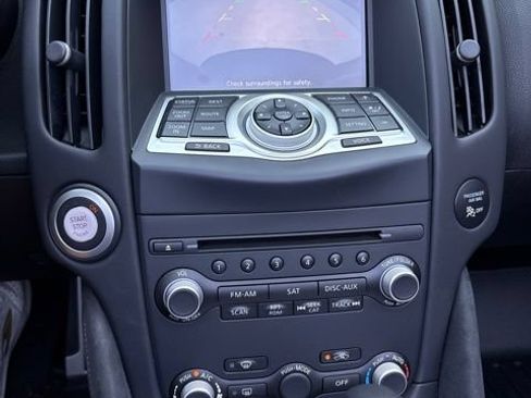 Used 2019 Nissan 370Z Touring RWD image 11
