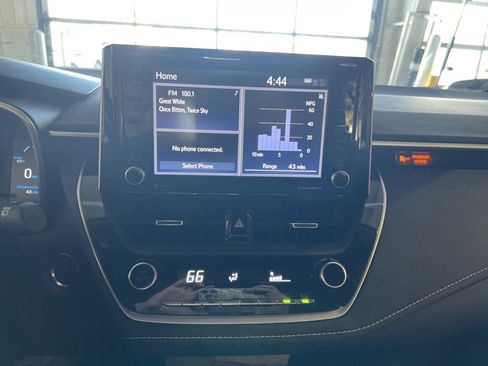 Used 2022 Toyota Corolla SE image 10