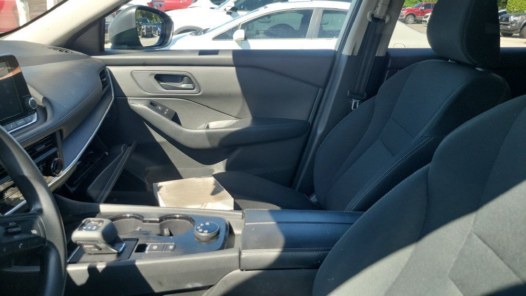 Used 2024 Nissan Rogue S AWD/4WD image 5
