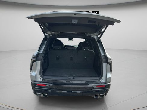Used 2024 Chevrolet Traverse RS w/ LPO, Floor Liner Package AWD/4WD image 19