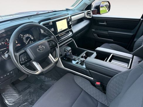 Used 2022 Toyota Tundra SR5 w/ SR5 Convenience Package image 18