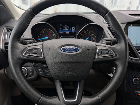 Used 2017 Ford Escape Titanium FWD image 28