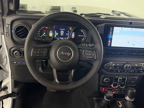 Used 2024 Jeep Wrangler Unlimited Rubicon 4xe w/ Technology Group AWD/4WD image 14