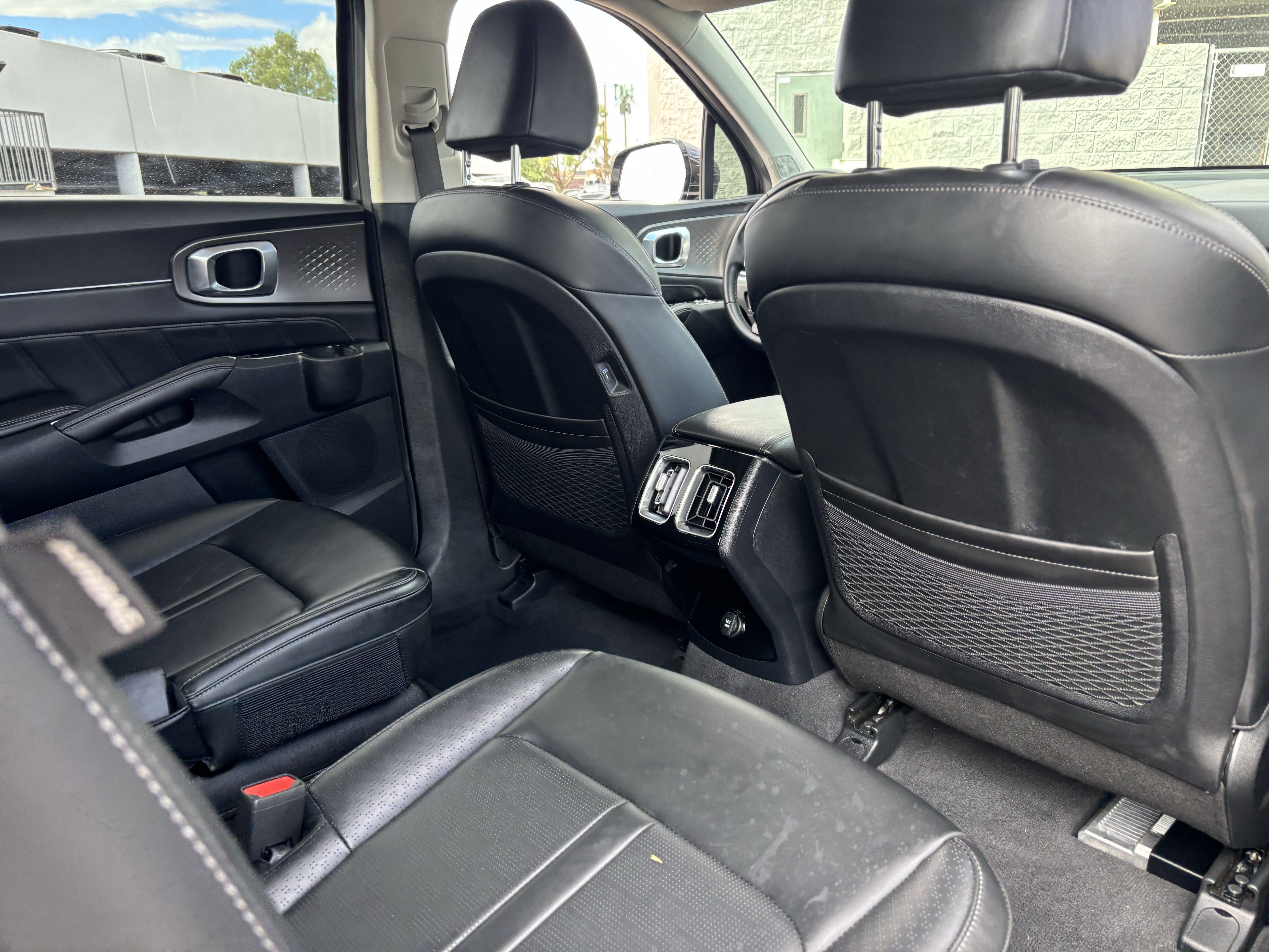 Used 2025 Kia Sorento SX FWD image 11