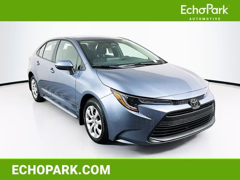 Used 2026 Toyota Corolla LE image 1
