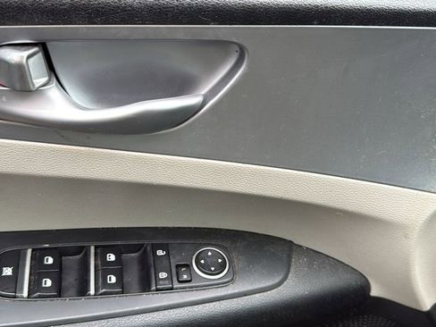 Used 2014 Toyota Camry SE image 8