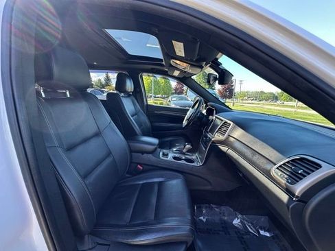 Used 2017 Jeep Grand Cherokee Limited AWD/4WD image 27