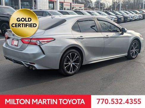 Certified 2020 Toyota Camry SE image 4