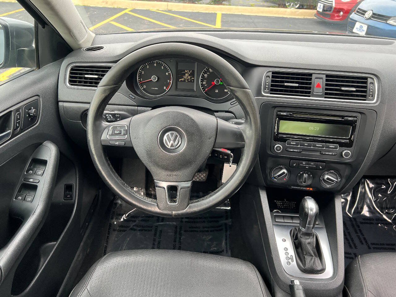 Used 2012 Volkswagen Jetta SE FWD image 29