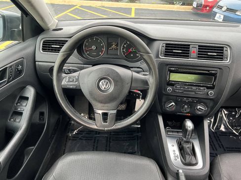 Used 2012 Volkswagen Jetta SE FWD image 29