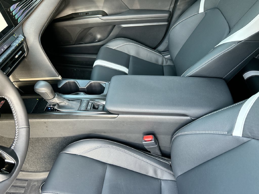 Used 2026 Toyota Camry SE FWD image 29