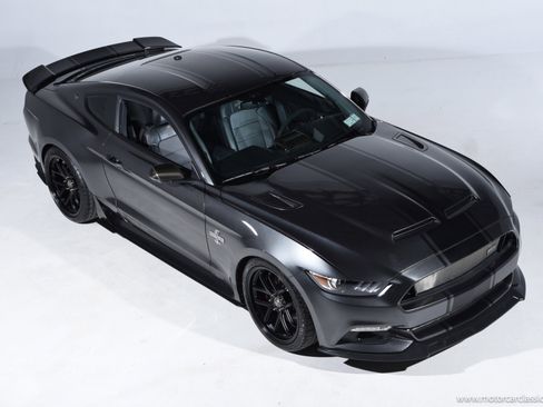 Used 2017 Ford Mustang GT Premium w/ GT Performance Package image 7