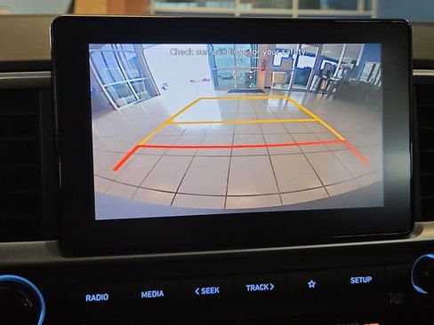 Used 2022 Hyundai Venue SEL FWD image 17