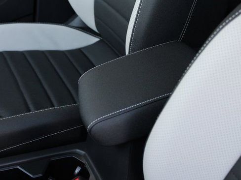 New 2025 Volkswagen Taos SEL image 19