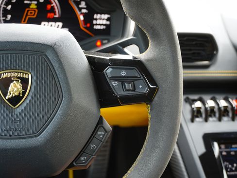 Used 2020 Lamborghini Huracan EVO AWD/4WD image 19