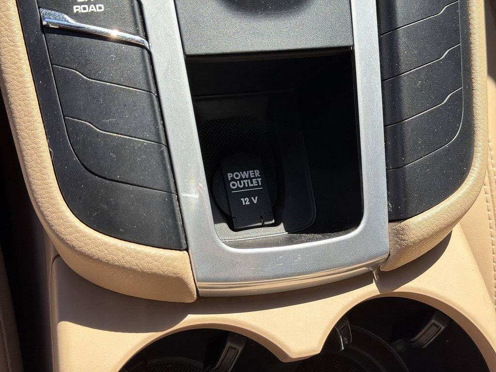 Used 2020 Porsche Macan AWD/4WD image 38