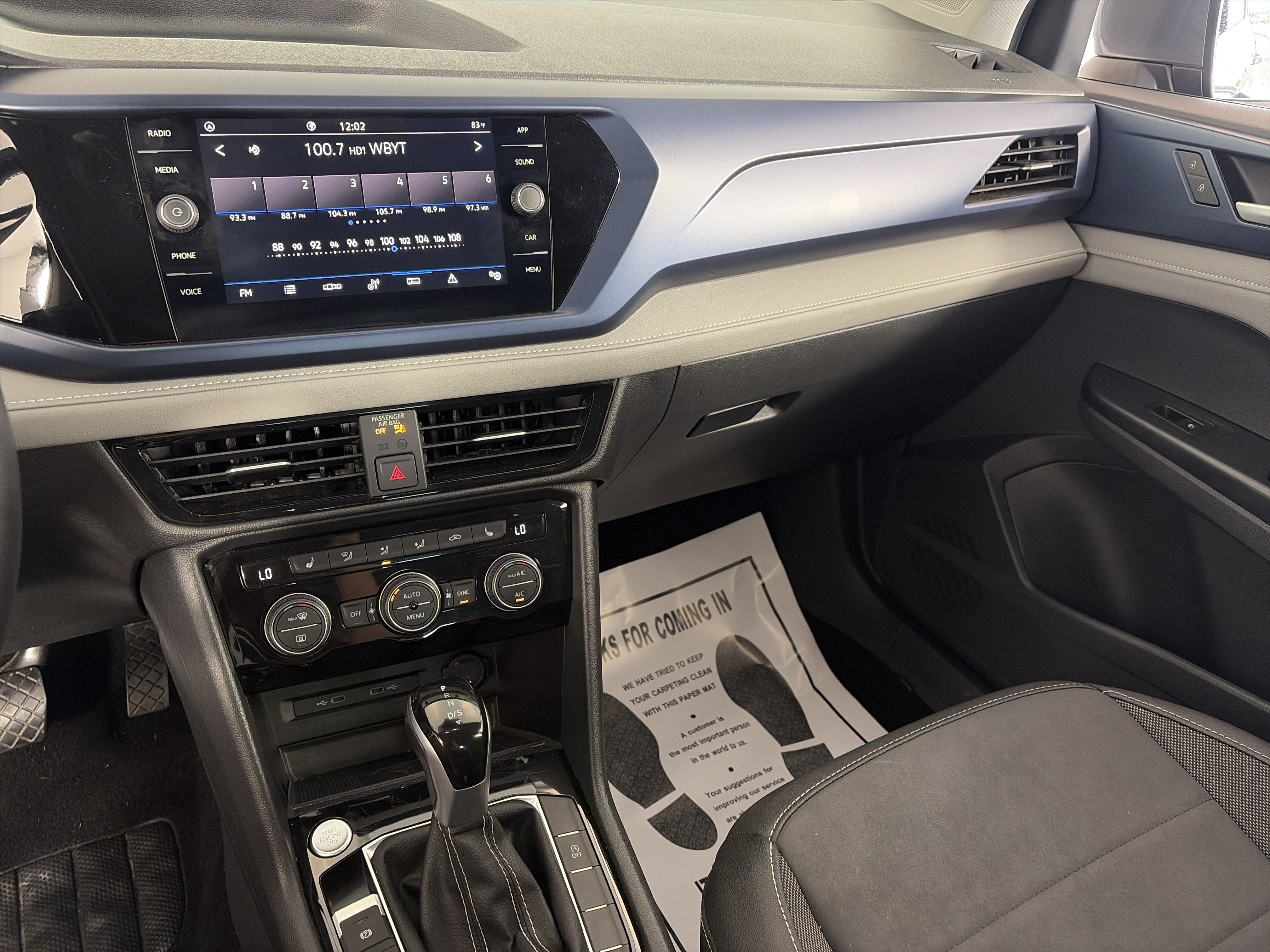 Used 2024 Volkswagen Taos SE FWD image 4