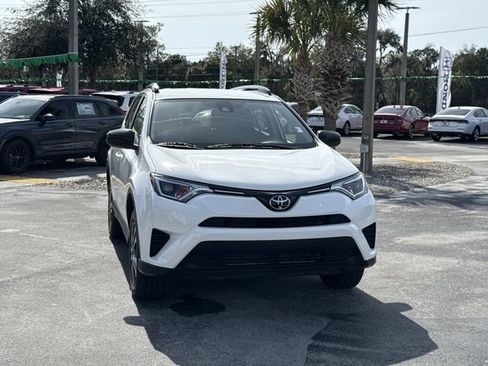 Used 2017 Toyota RAV4 LE image 8