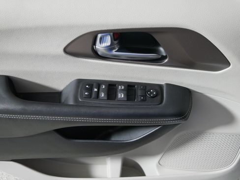 Used 2024 Chrysler Voyager LX FWD image 19