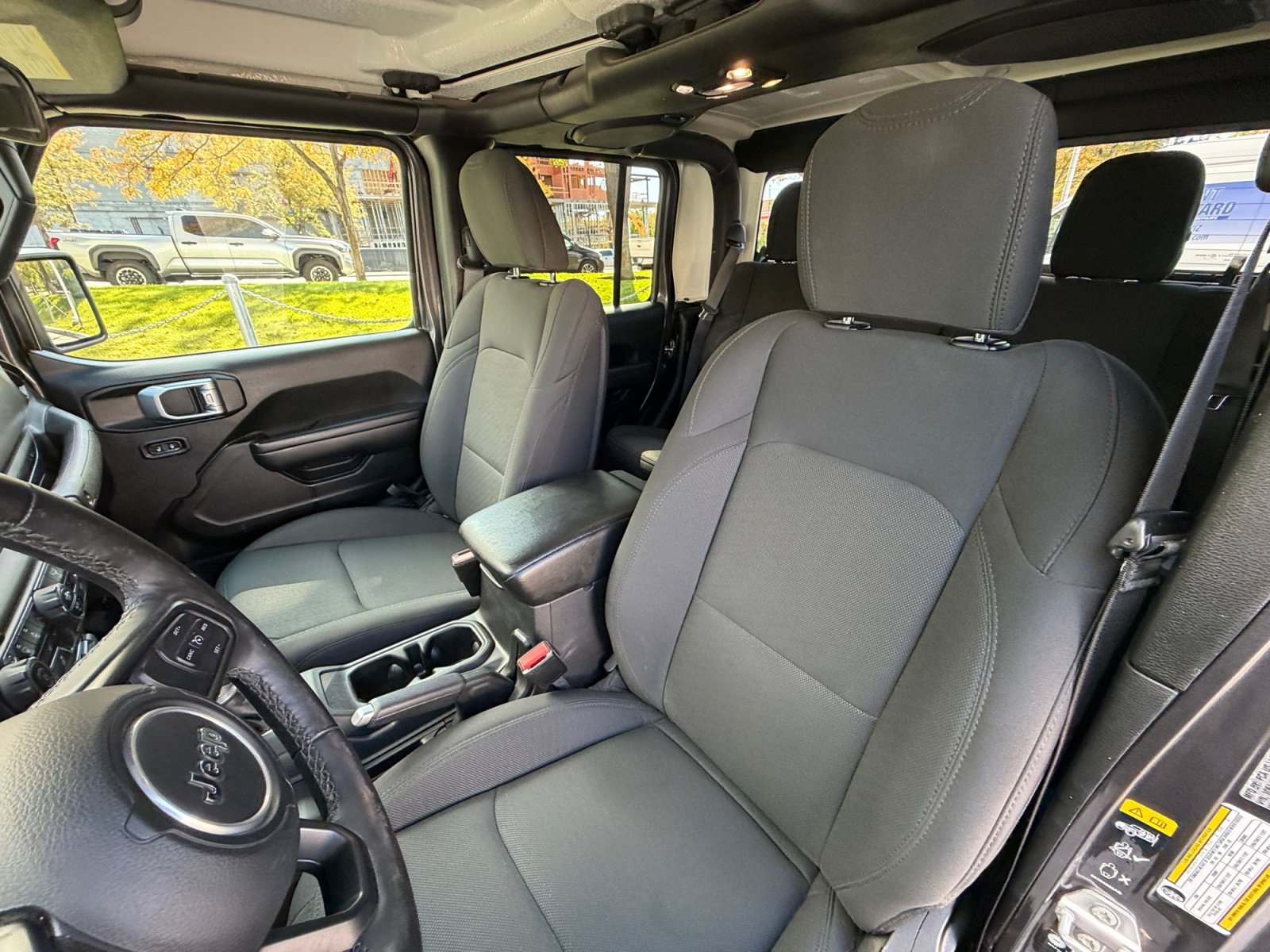 Used 2021 Jeep Gladiator Sport AWD/4WD image 12