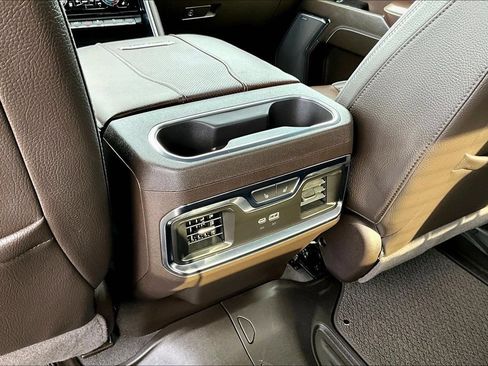 Used 2024 GMC Sierra 2500 Denali w/ Denali Reserve Package AWD/4WD image 13