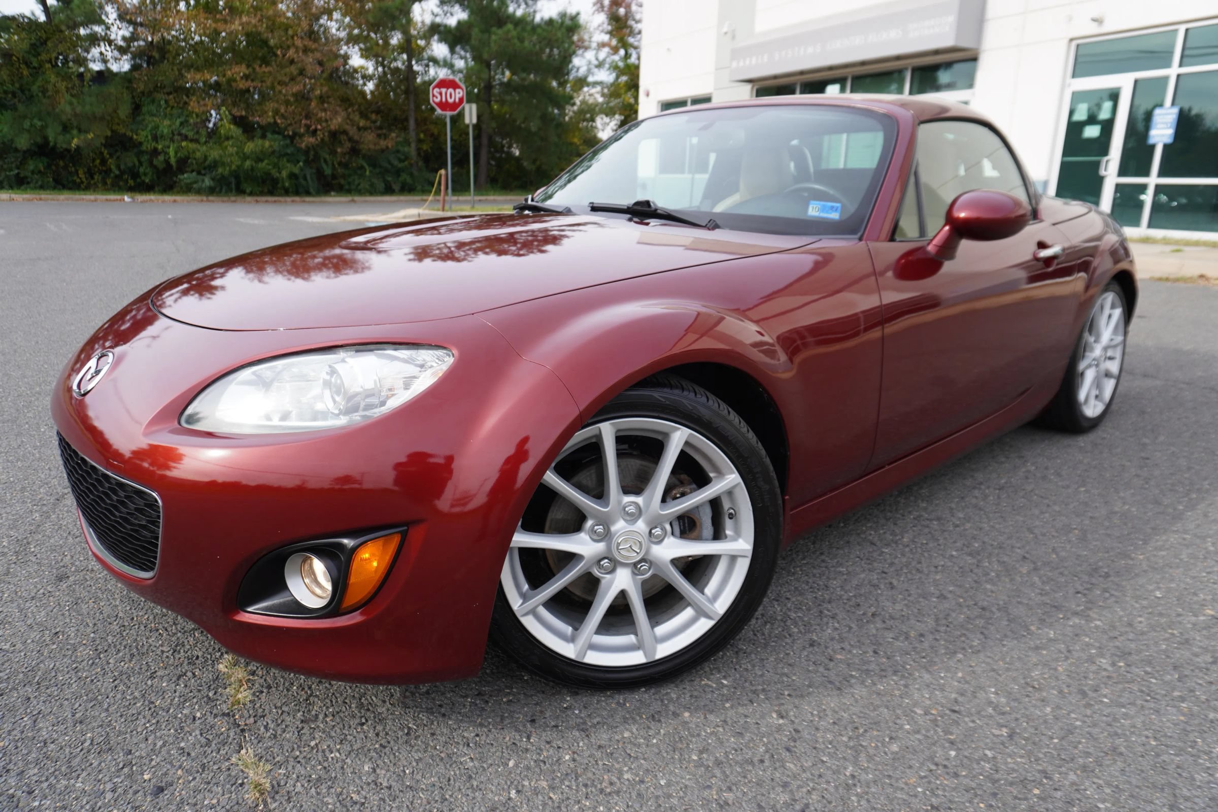Used 2010 MAZDA MX-5 Miata Grand Touring w/ Premium Pkg RWD image 3