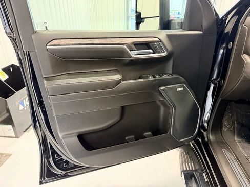 Used 2024 Chevrolet Silverado 1500 LTZ AWD/4WD image 10