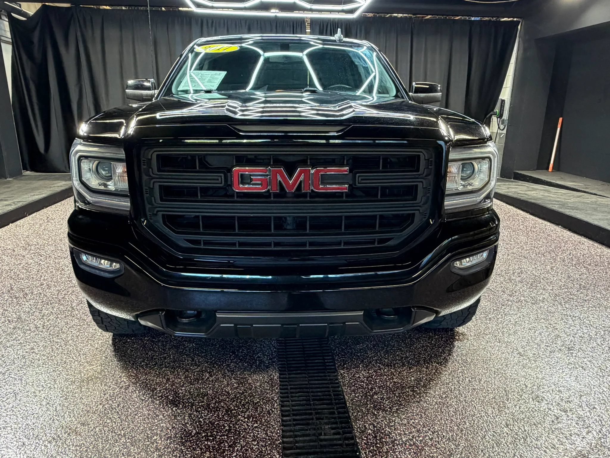 Used 2017 GMC Sierra 1500 4x4 Double Cab w/ Elevation Edition image 2