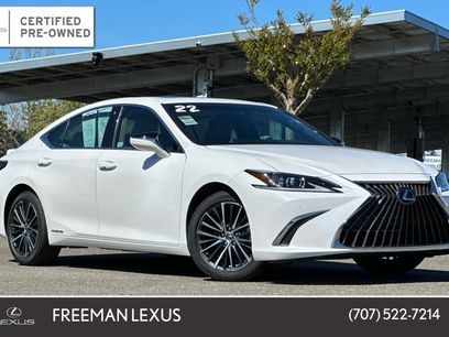 Certified 2022 Lexus ES 300h w/ Premium Package