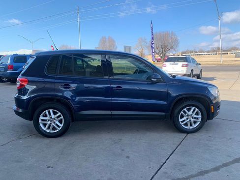 Used 2011 Volkswagen Tiguan SEL image 8