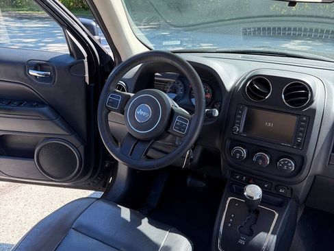 Used 2014 Jeep Patriot High Altitude FWD image 23