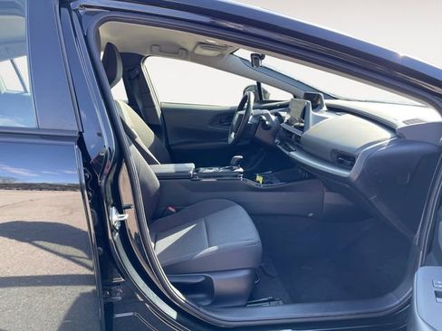 Used 2025 Toyota Prius LE image 15