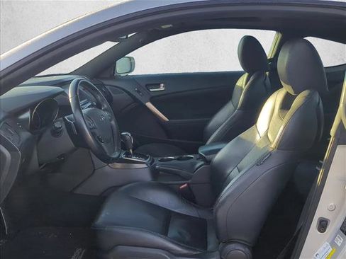 Used 2016 Hyundai Genesis Coupe 3.8 image 11