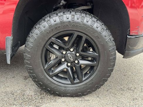 Used 2021 Chevrolet Silverado 1500 Custom Trail Boss w/ LPO, Dark Essentials Package AWD/4WD image 24