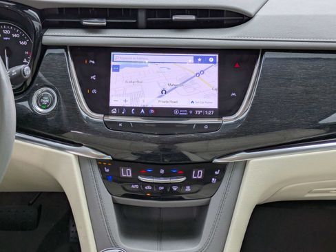 Used 2023 Cadillac XT6 Premium Luxury w/ Technology Package FWD image 18