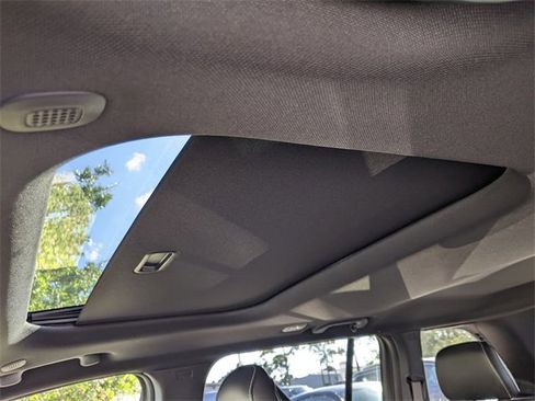 New 2025 Jeep Grand Cherokee Altitude image 16