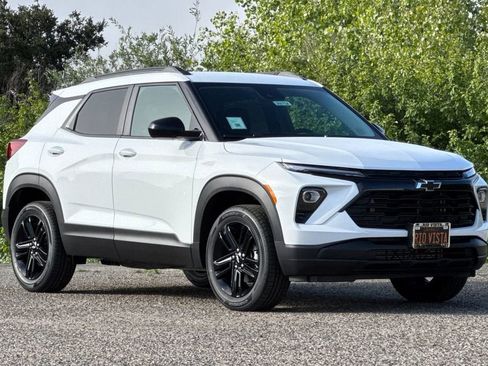 New 2026 Chevrolet TrailBlazer LT w/ Convenience Package AWD/4WD image 2